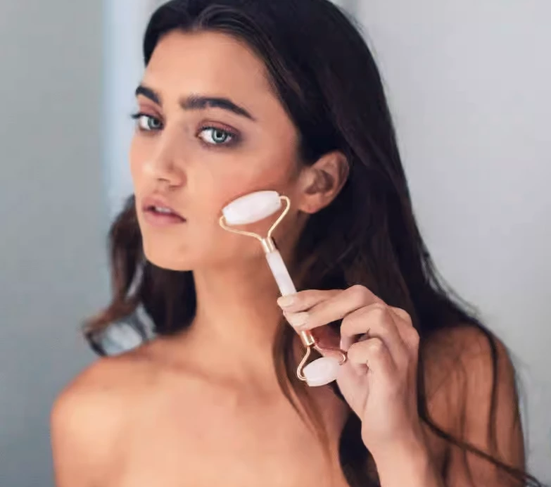 KIT SCH Final Clearance Sale ROSE QUARTZ FACIAL ROLLER 4 KIT SCH Final Clearance Sale ROSE QUARTZ FACIAL ROLLER